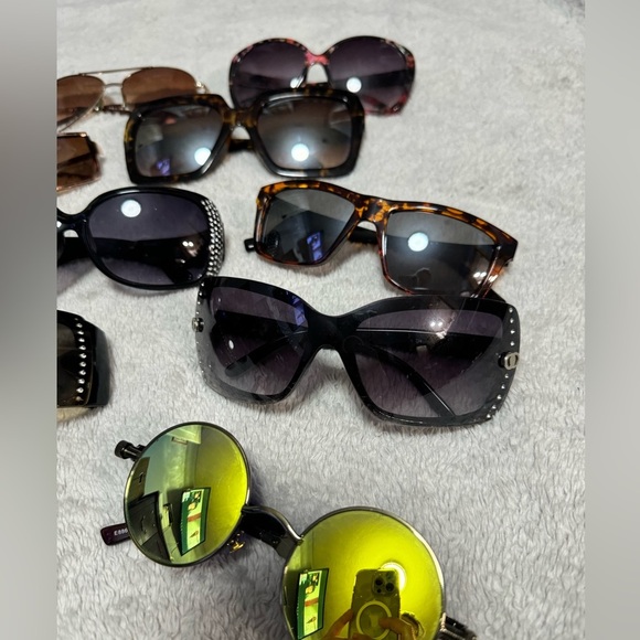 Giant Bundle of Sunglasses - Picture 8 of 11
